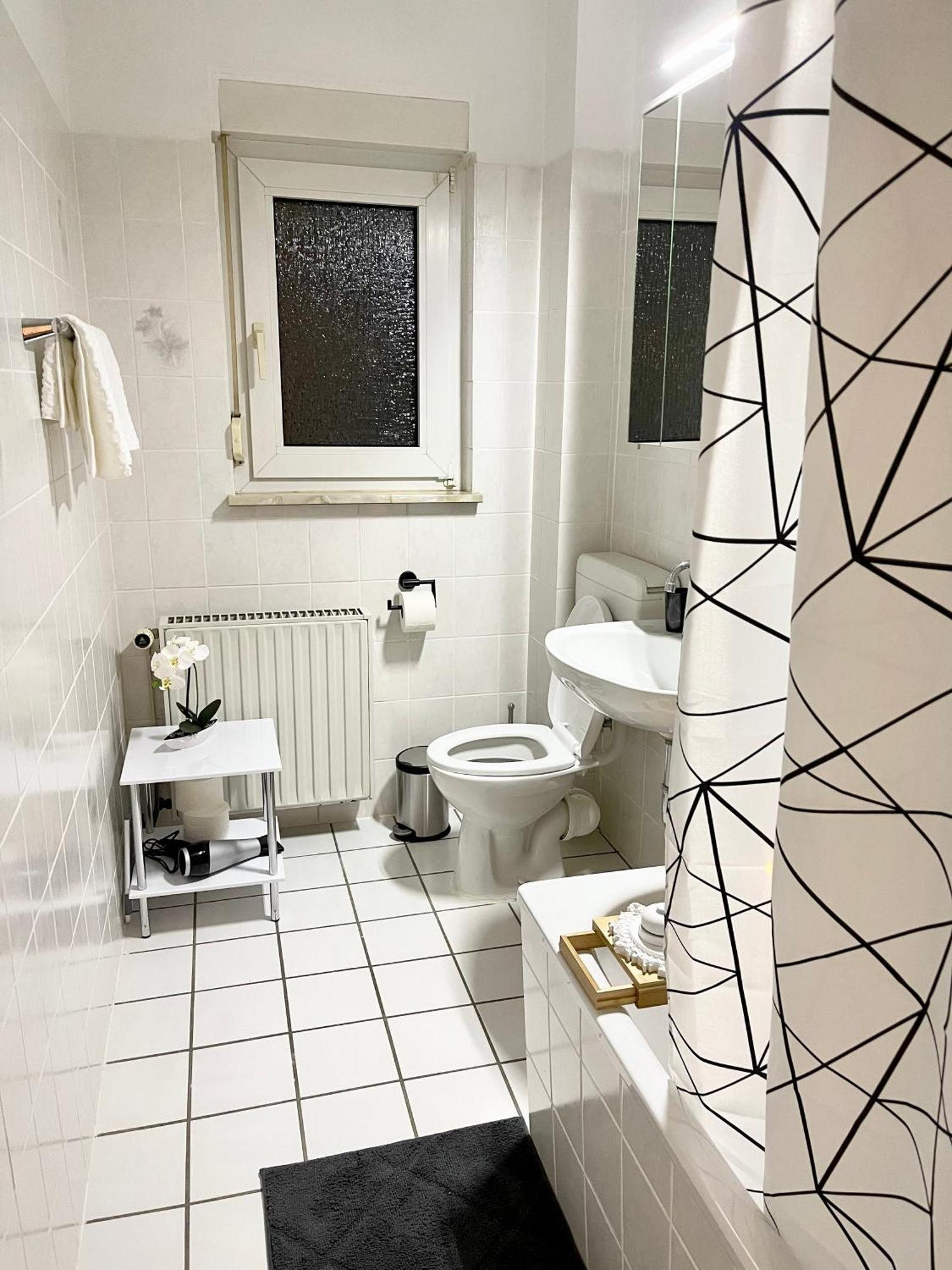 Tunnel Apartment - Nordbahntrasse, Kontaktloser Self-Check-In, Netflix Wuppertal Dış mekan fotoğraf